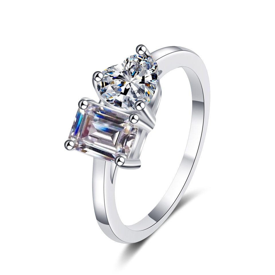 2ct Toi et Moi Ring - 925 Sterling Silver Emerald & Heart Moissanite Band